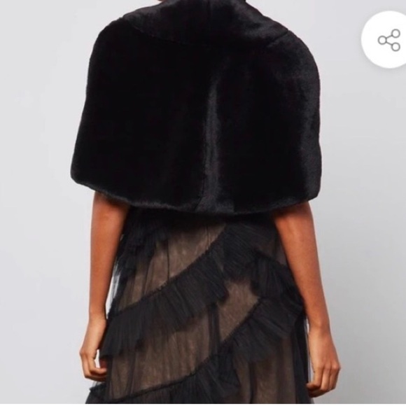 BCBGeneration Faux-Fur Cape new - Picture 11 of 11
